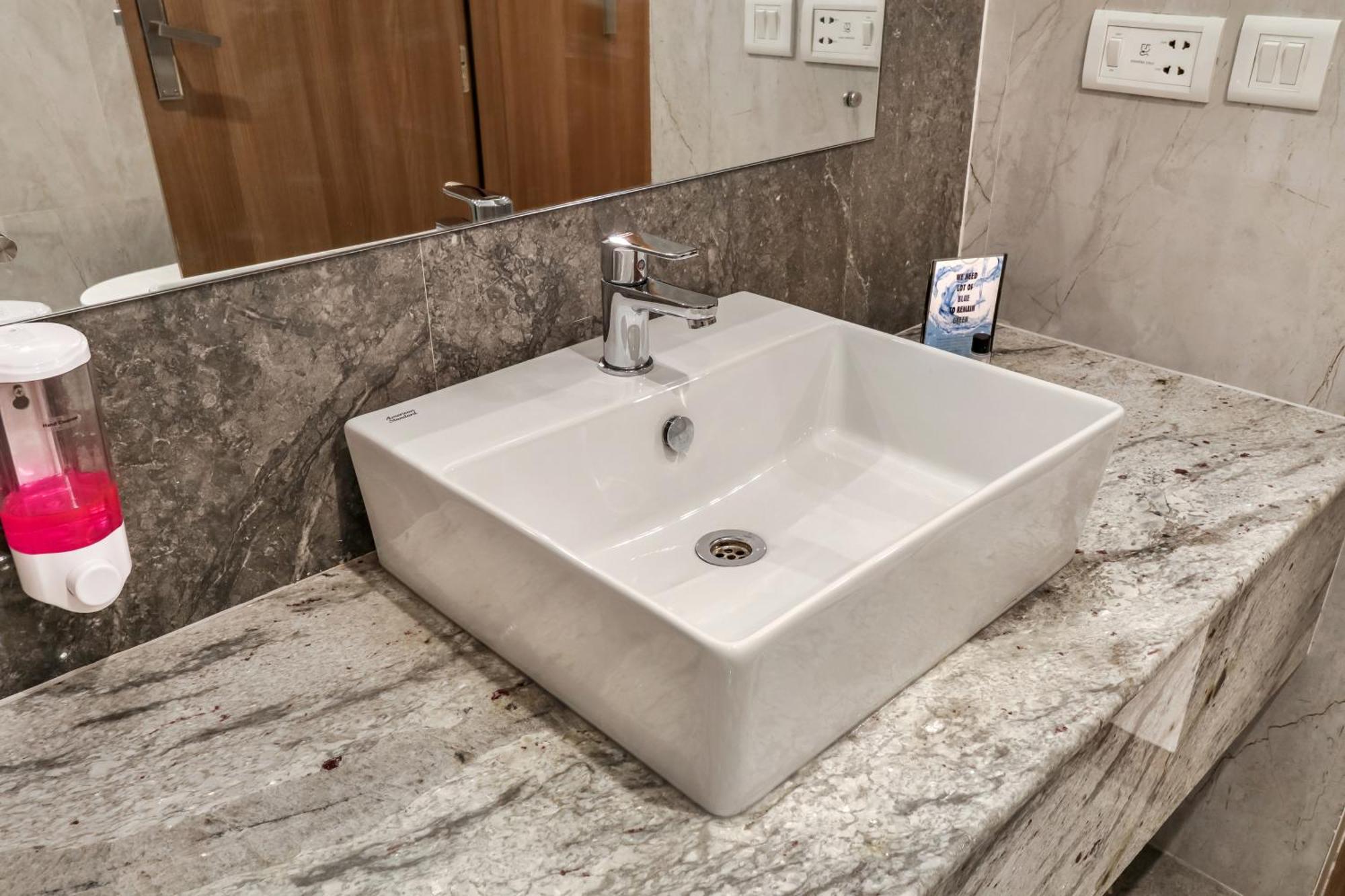 Starlit Suites Newtown Kolkata Luaran gambar